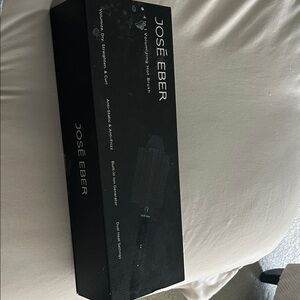 José Eber Volumizing Hot Brush - Black